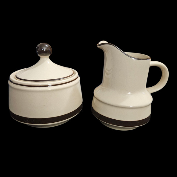 Vintage Strawberries SR Japan Stoneware Creamer & Sugar Bowl Set Brown Trim - Picture 1 of 8